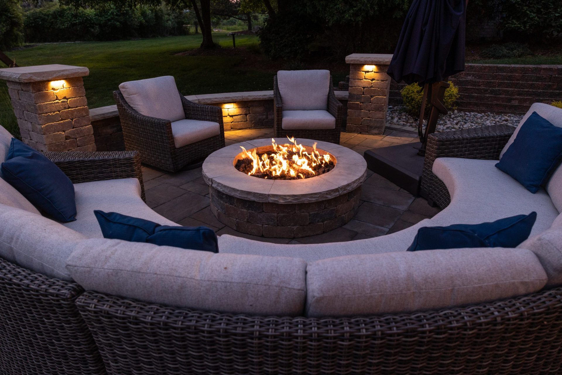 seating area with fire pit gives cozy vibes