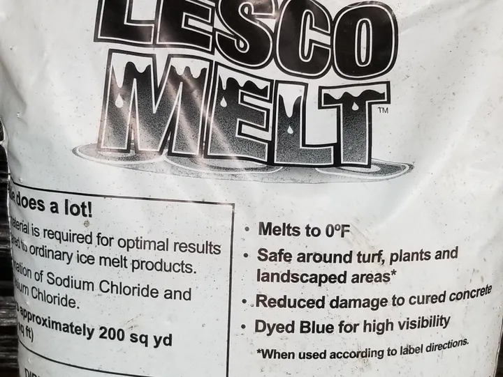 LESCOMelt bag with product features listed.